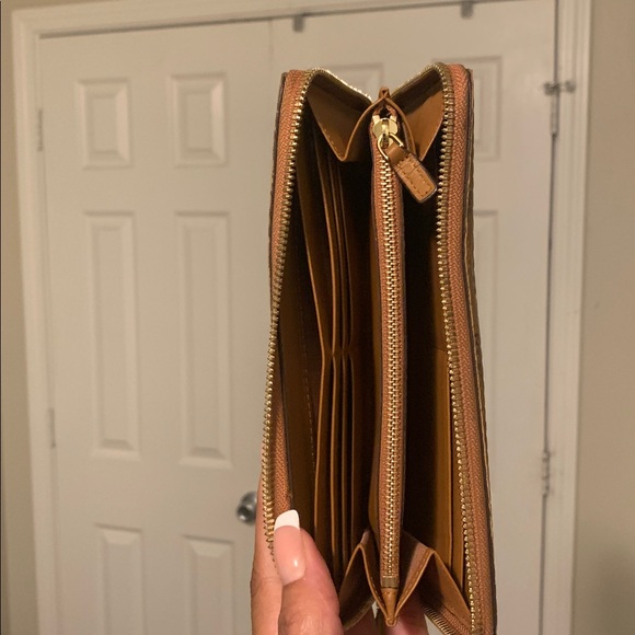 MCM Cognac Leather Pouch with Logo Pattern - Picture 2 of 6